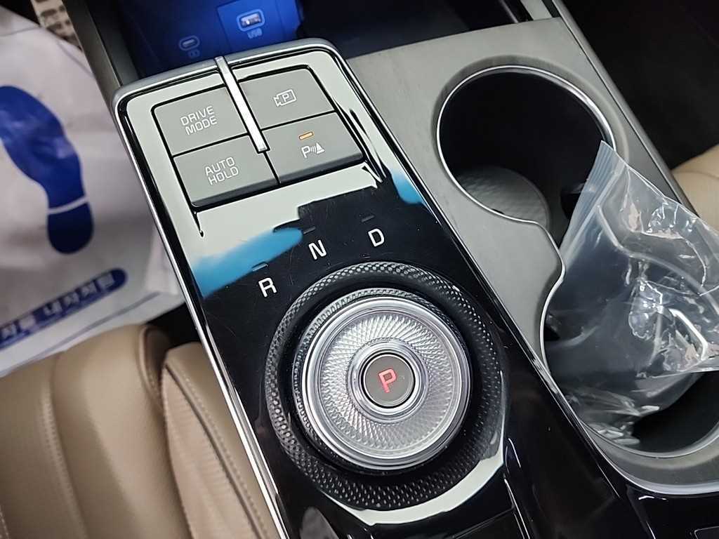 KIA K8 - Vista 8