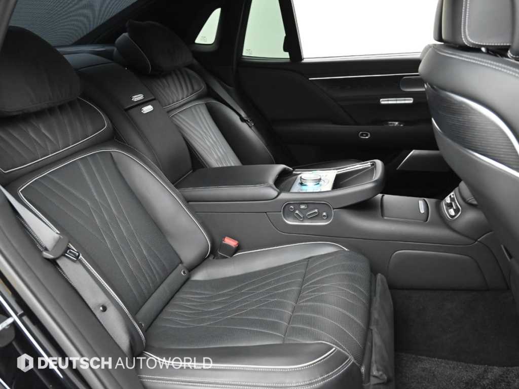 Genesis G90 - Vista 12