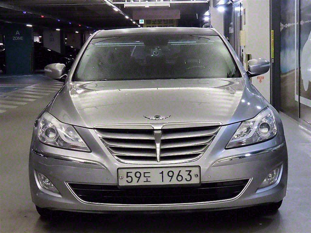 HYUNDAI Genesis - Vista 2