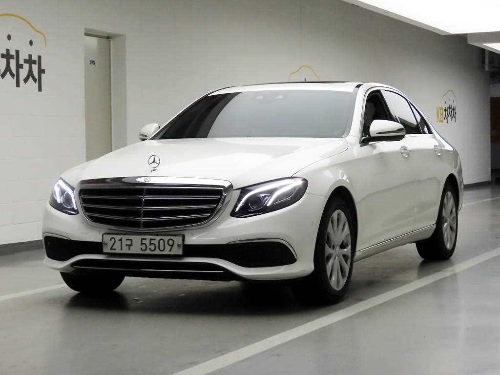 Mercedes Benz E class - Vista 2
