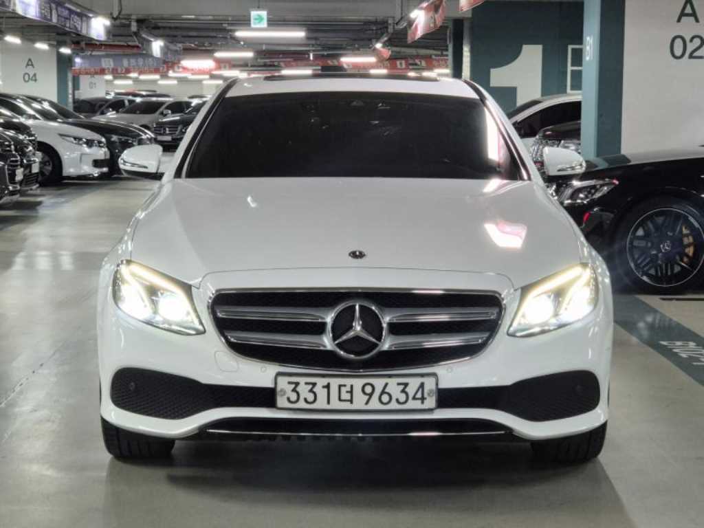 Mercedes Benz E class 2019 Blanco - Importación desde Corea - HF Imports Iquique - Foto 1