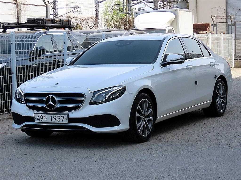 Mercedes Benz E class - Vista 2