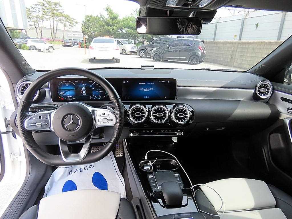 Mercedes Benz CLA Class - Vista 8