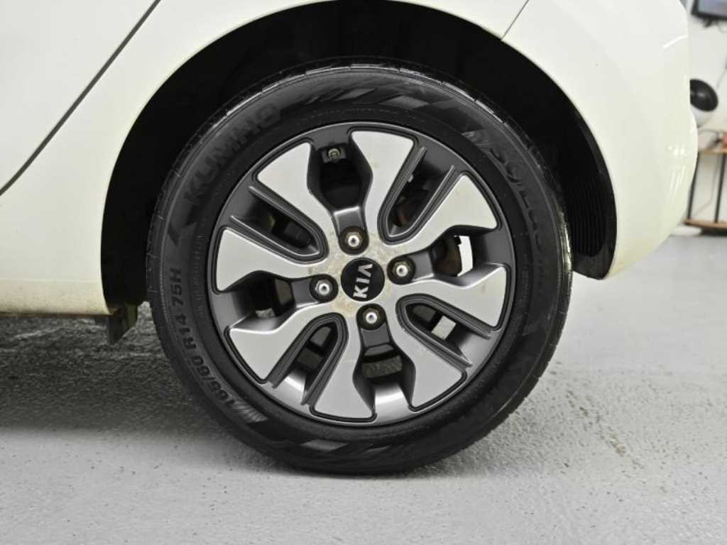 KIA Morning - Vista 5