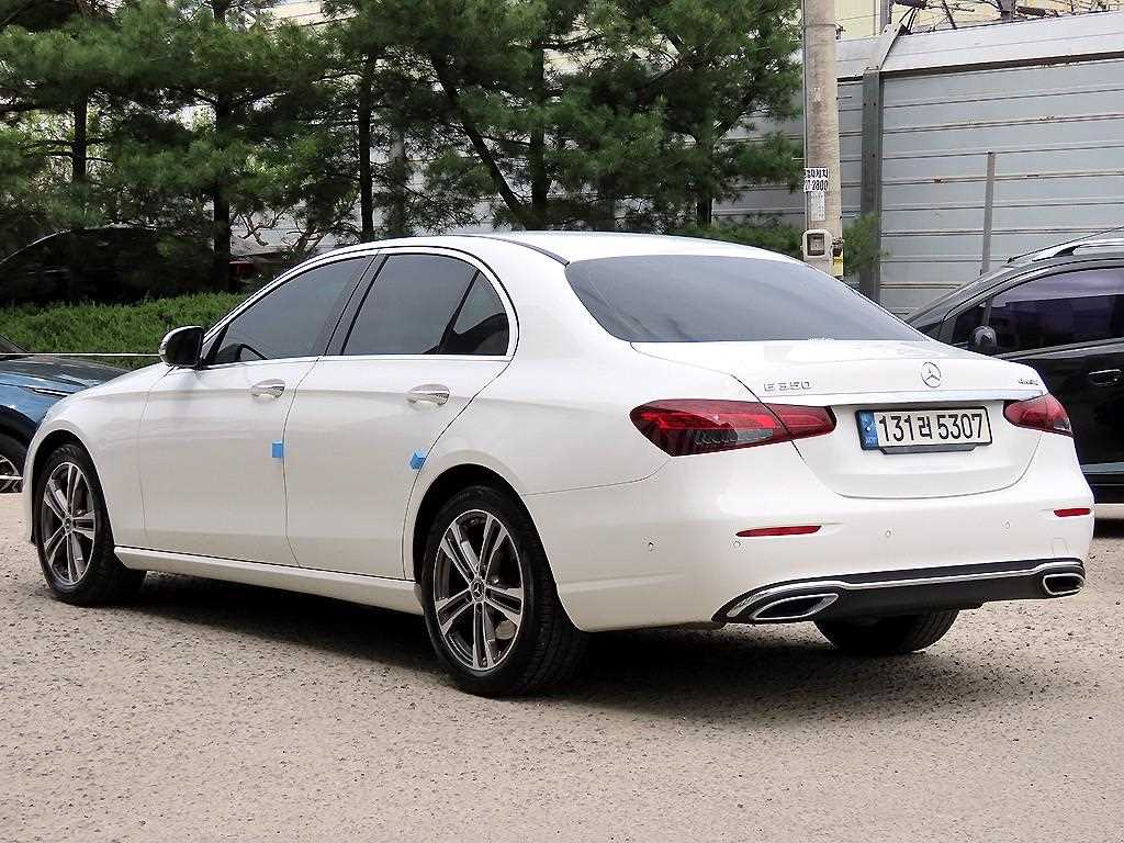 Mercedes Benz E class - Vista 3