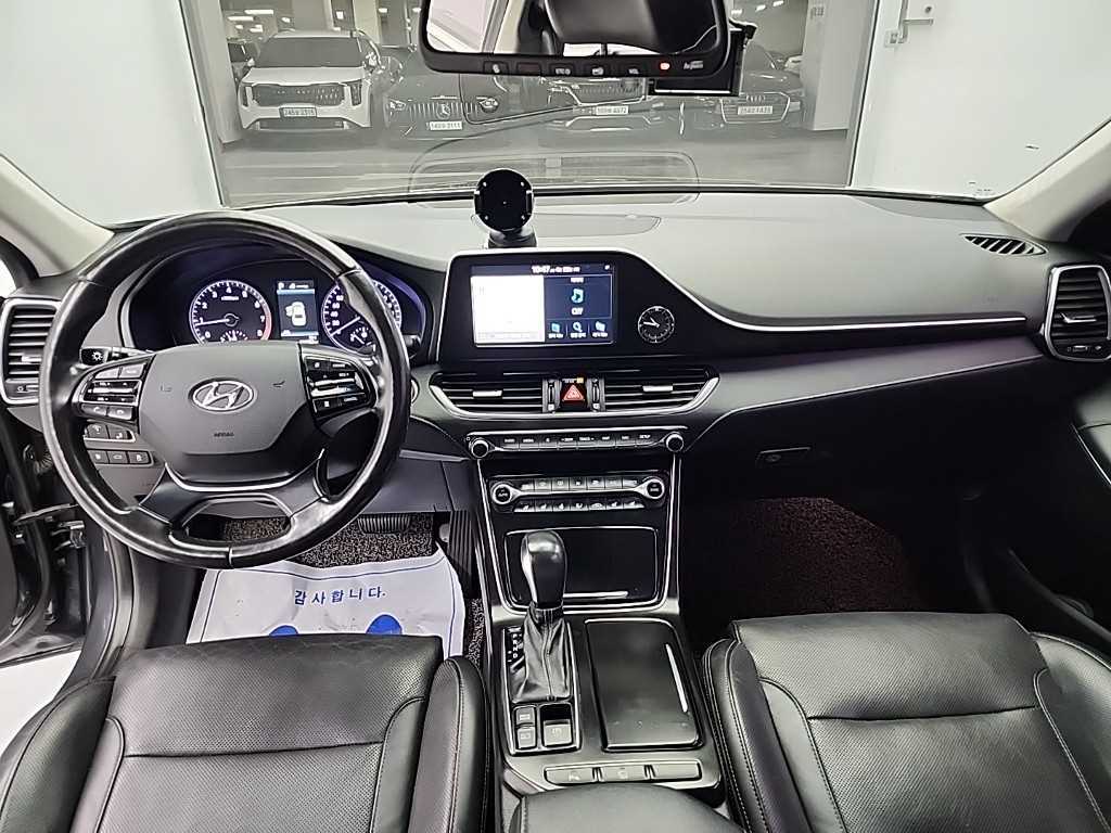 HYUNDAI Grandeur - Vista 7