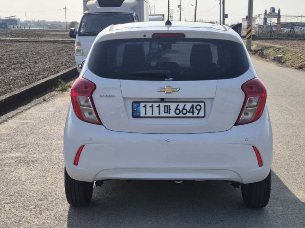 Chevrolet Spark - Vista 5