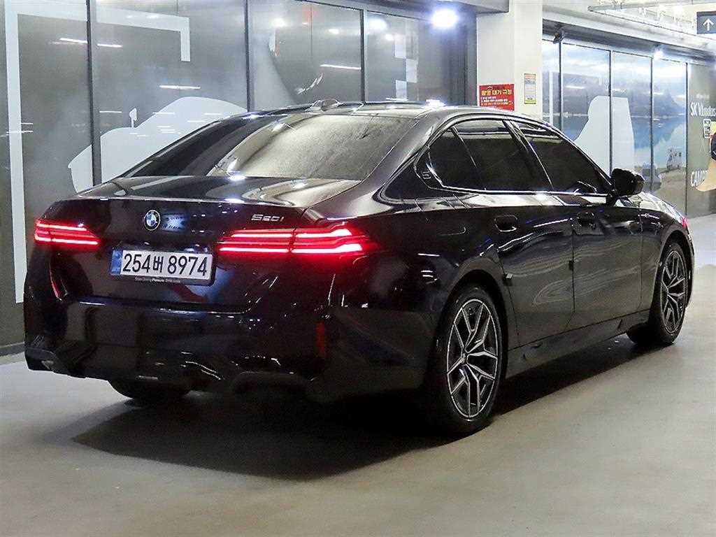 BMW 5 Series - Vista 4