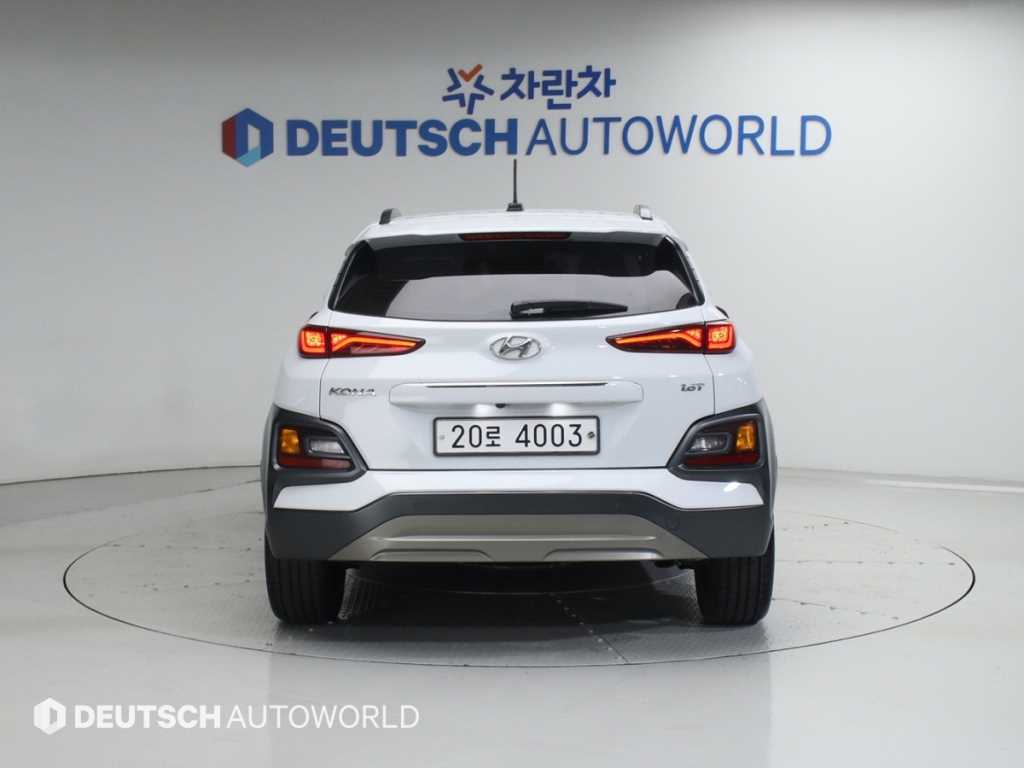 HYUNDAI Kona - Vista 4