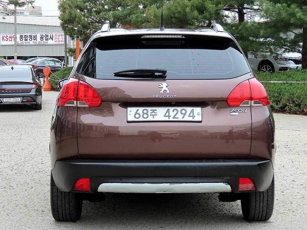 Peugeot 2008 - Vista 4