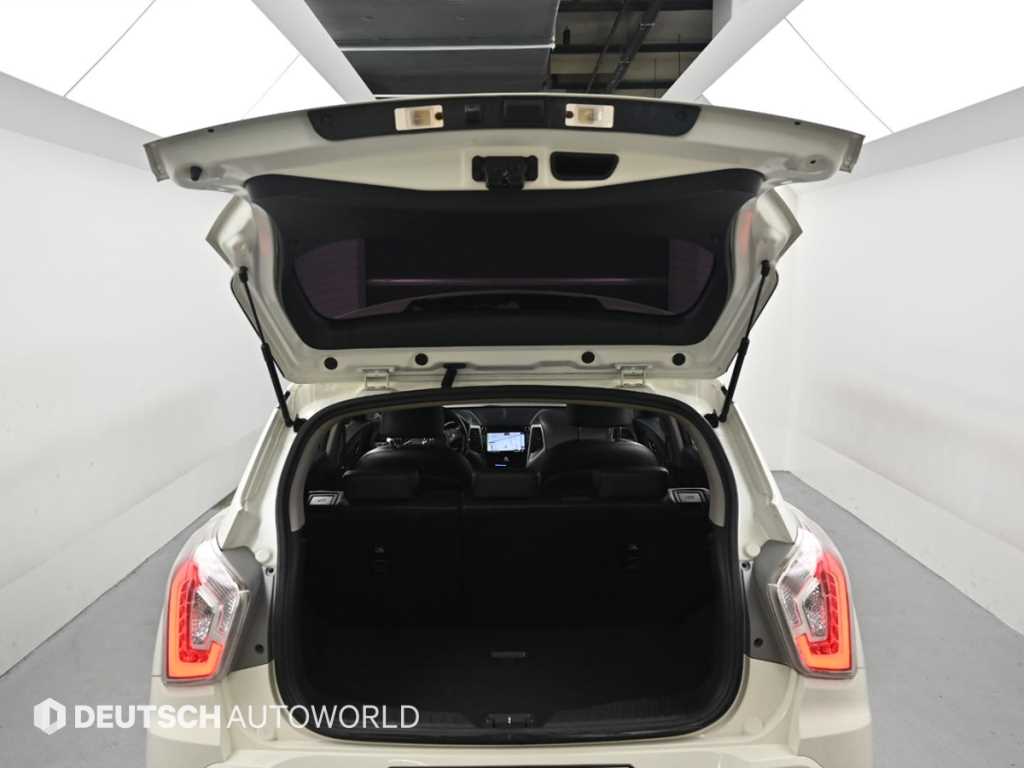 Ssangyong Tivoli 2019 Blanco - Importación desde Corea - HF Imports Iquique - Foto 19