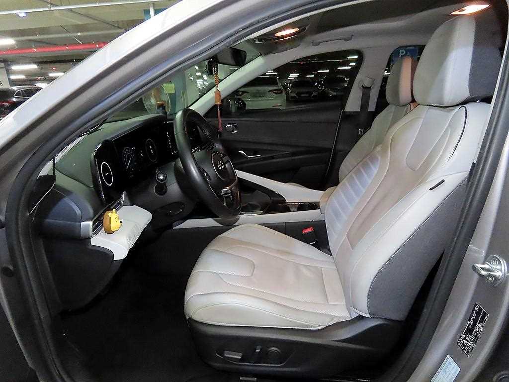 HYUNDAI Avante - Vista 6