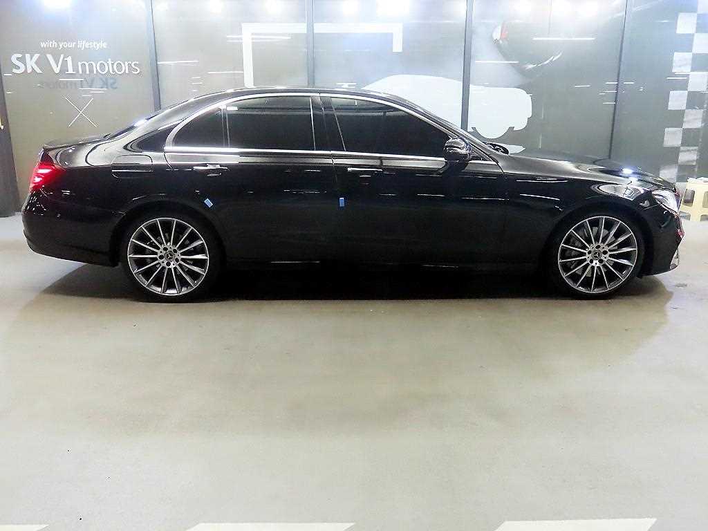 Mercedes Benz E class - Vista 3