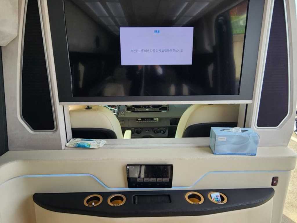 Mercedes Benz Sprinter - Vista 9