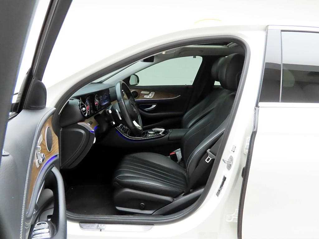 Mercedes Benz E class - Vista 12