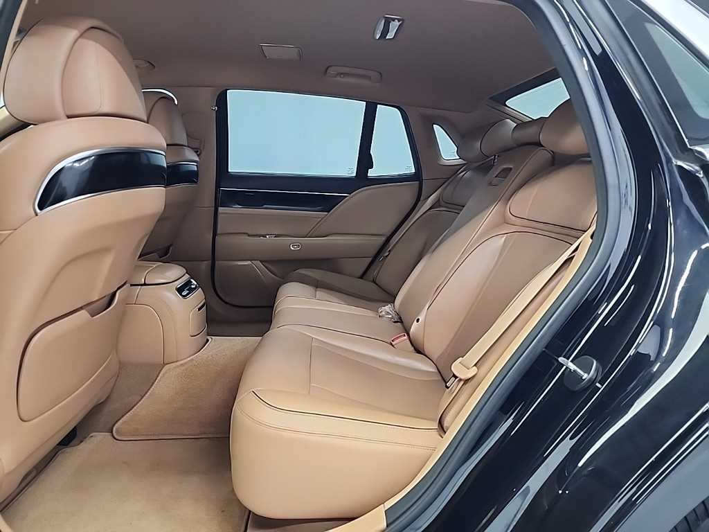 Genesis G90 - Vista 12