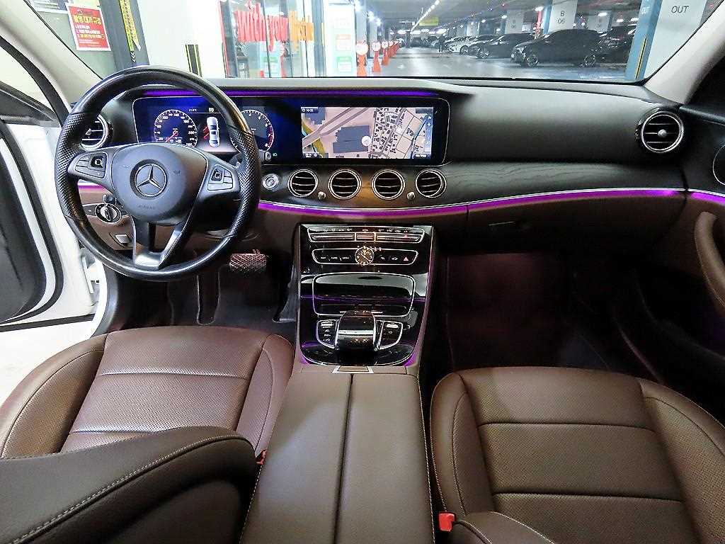 Mercedes Benz E class - Vista 10