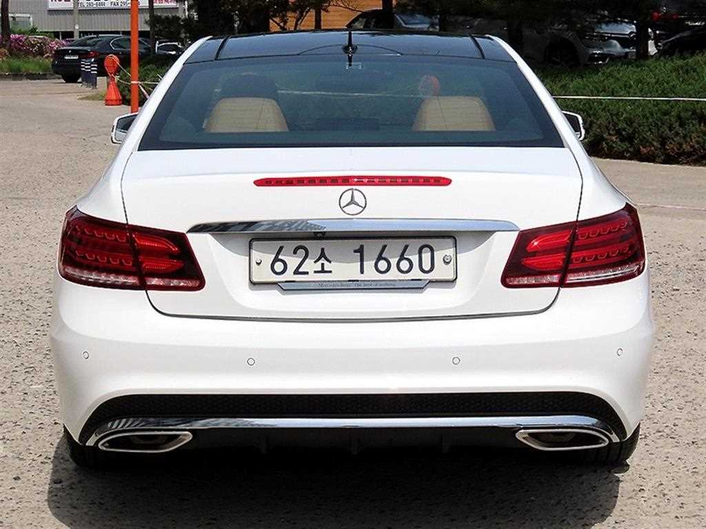 Mercedes Benz E class - Vista 4