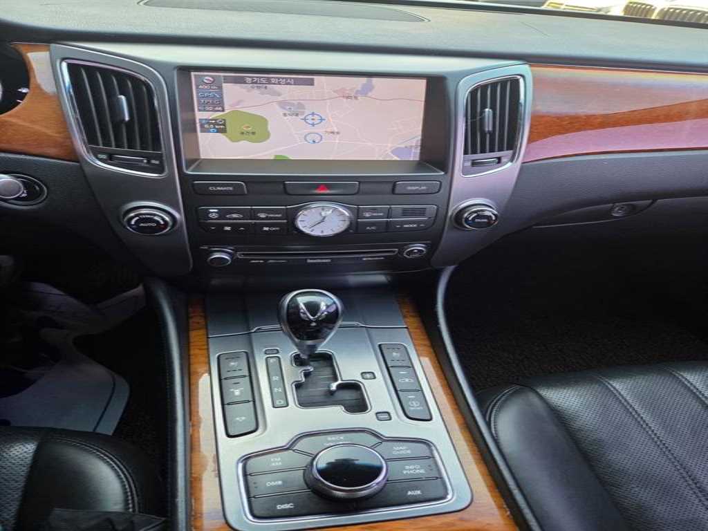 HYUNDAI Equus - Vista 8
