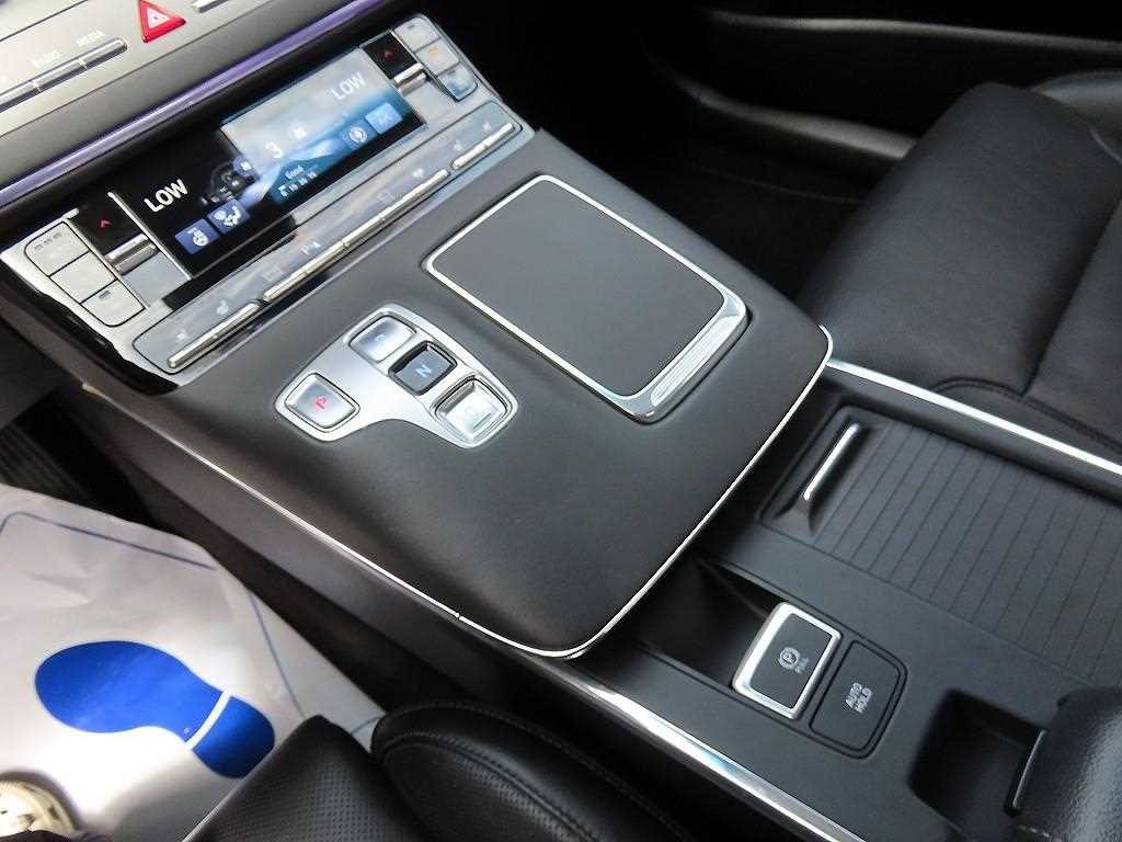 HYUNDAI Grandeur - Vista 10