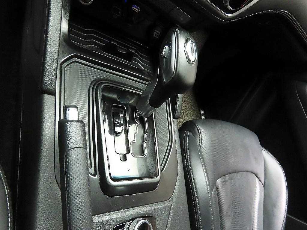 Ssangyong Rexton - Vista 10