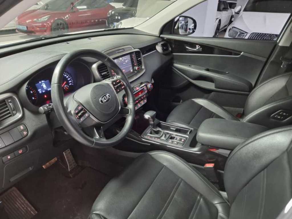 KIA Sorento - Vista 8