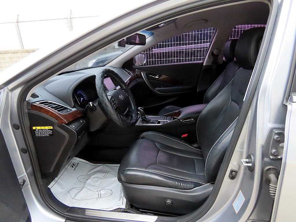 HYUNDAI Aslan - Vista 5