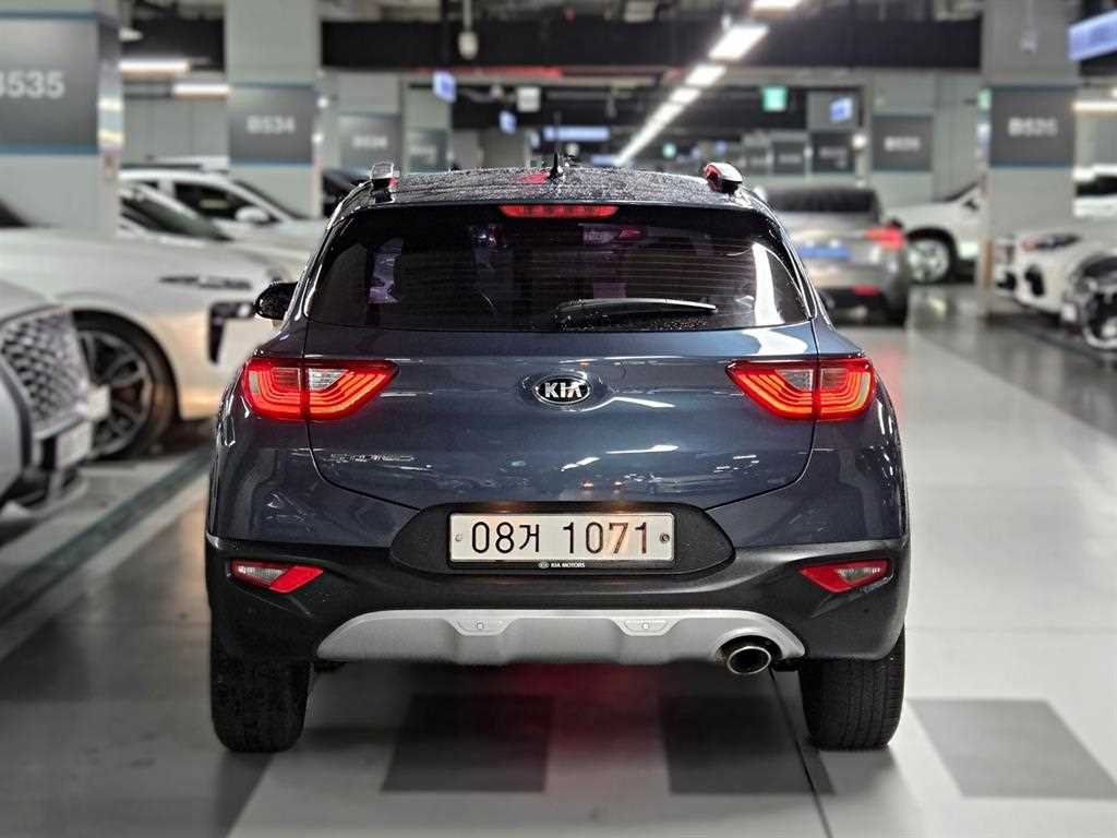 KIA Stonic - Vista 4