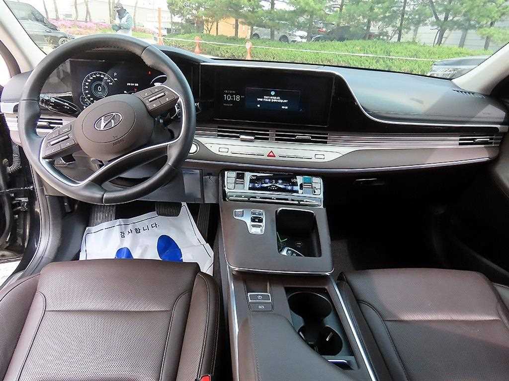 HYUNDAI Grandeur - Vista 7