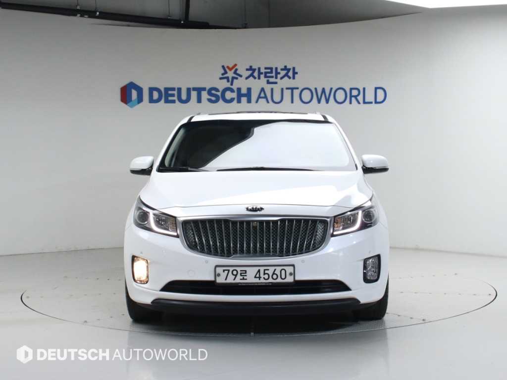 KIA Carnival - Vista 3