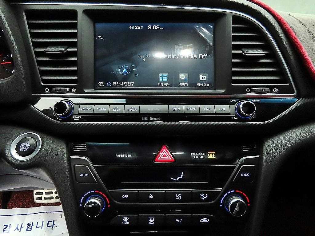 HYUNDAI Avante 2017 Blanco - Importación desde Corea - HF Imports Iquique - Foto 16