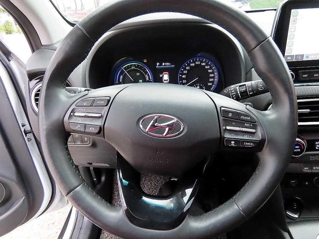 HYUNDAI Kona - Vista 8