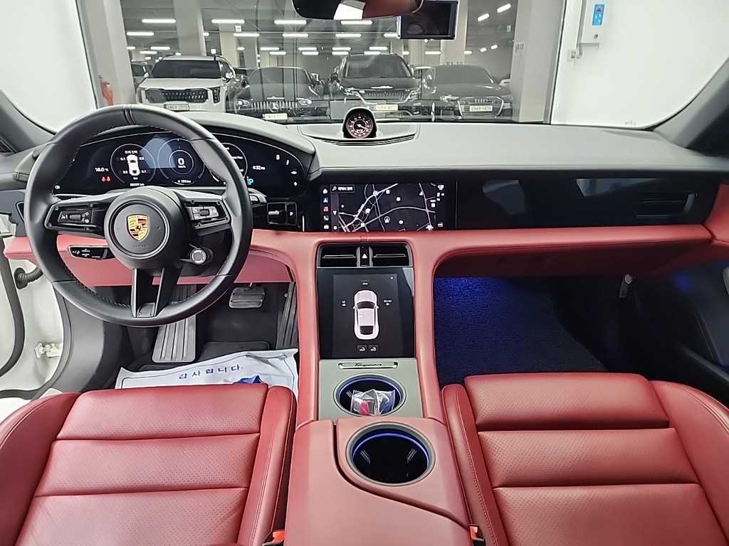 Porsche Taycan - Vista 7