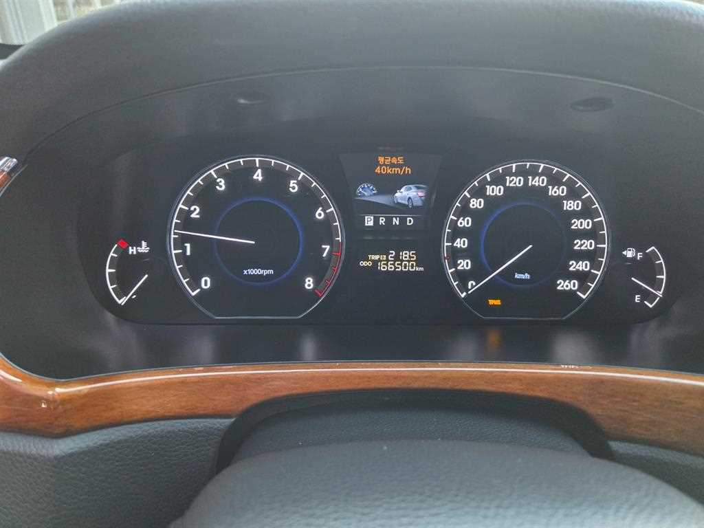 HYUNDAI Equus - Vista 6