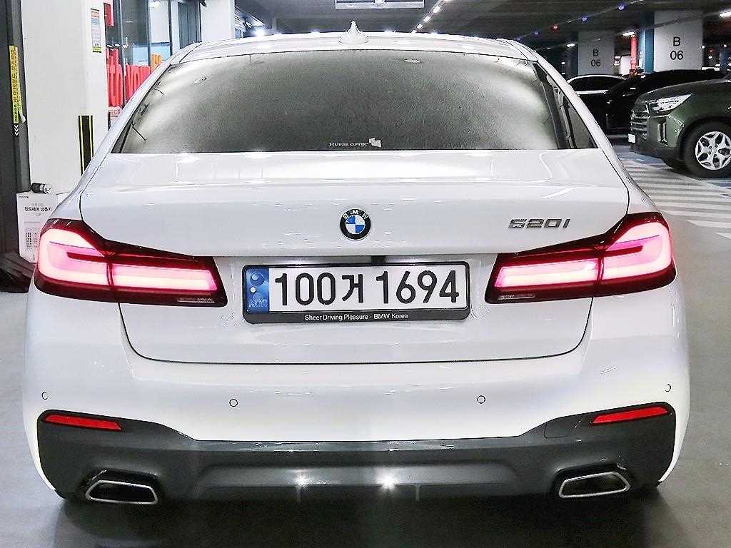 BMW 5 Series - Vista 5
