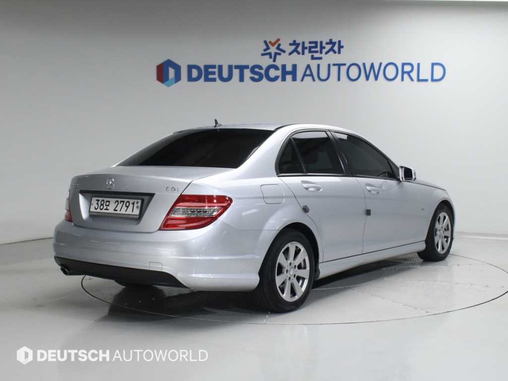 Mercedes Benz C Class - Vista 2