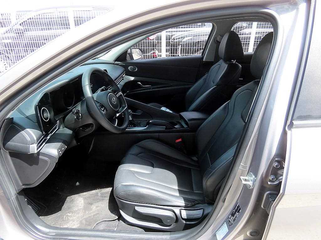 HYUNDAI Avante - Vista 5