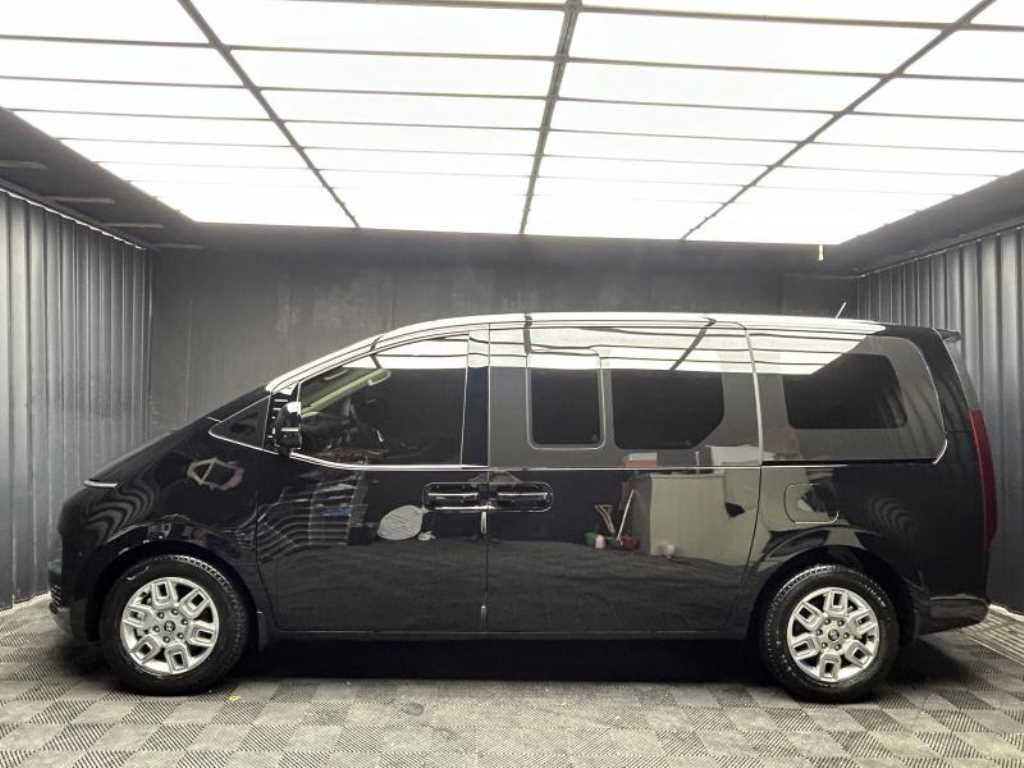 HYUNDAI Staria - Vista 4