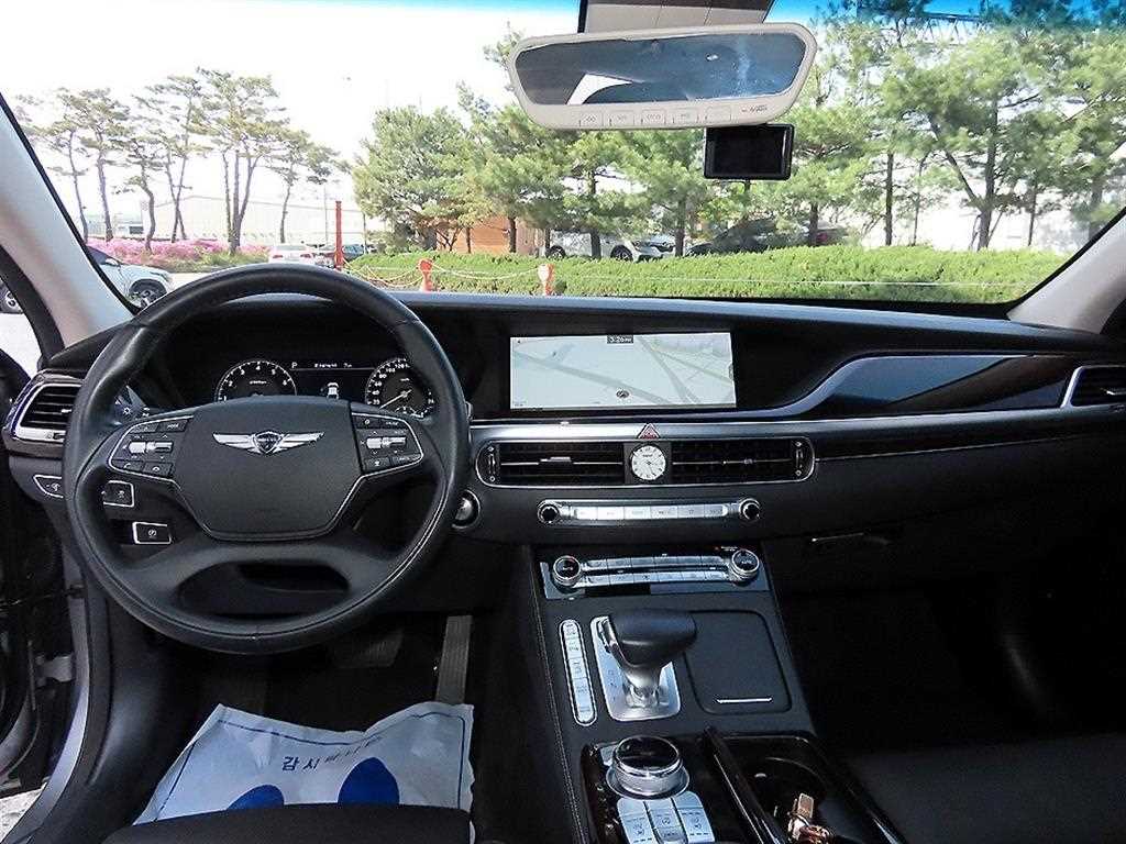 Genesis G90 - Vista 7