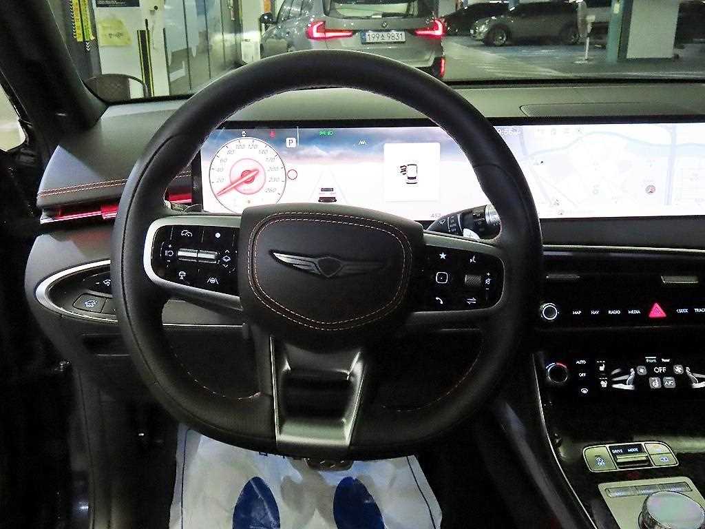 Genesis GV70 - Vista 8