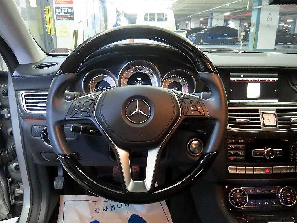 Mercedes Benz CLS Class 2014 Gris - Importación desde Corea - HF Imports Iquique - Foto 13