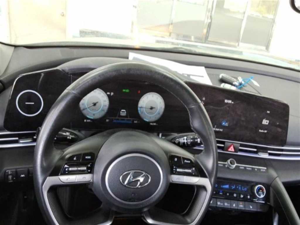 HYUNDAI Avante - Vista 4