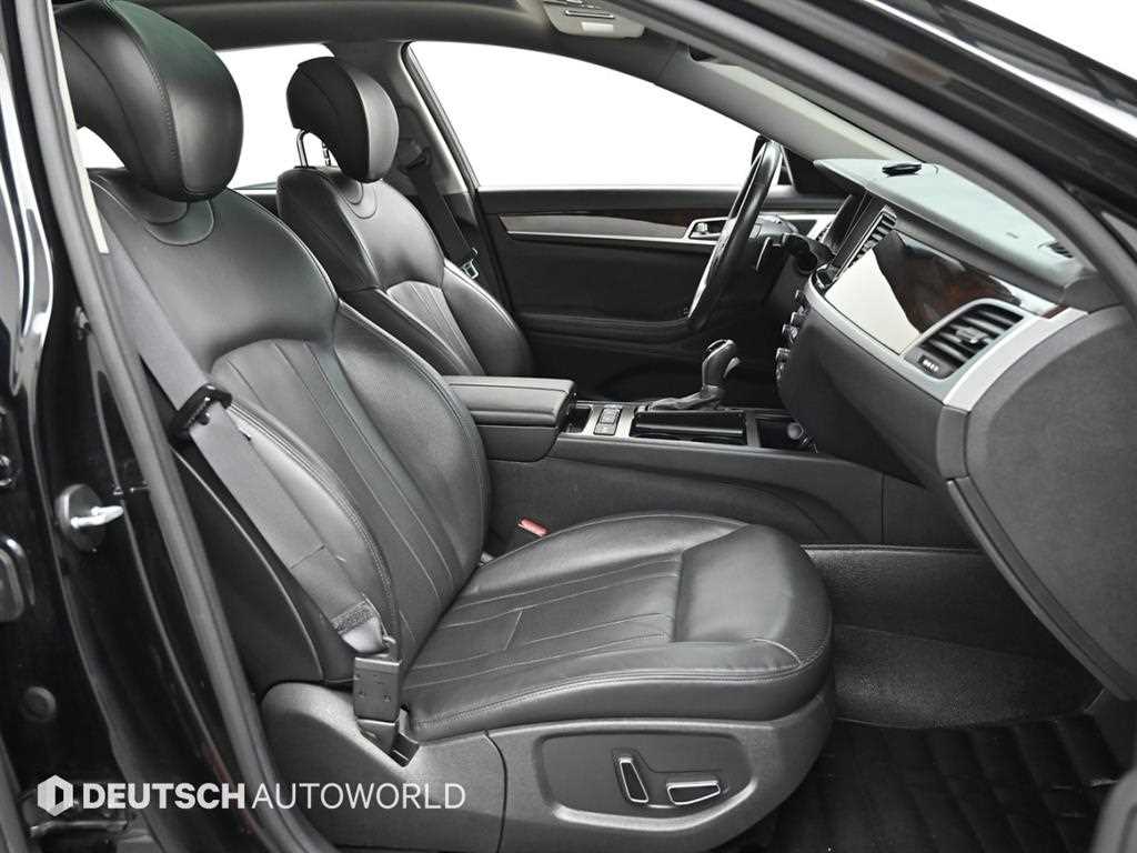 HYUNDAI Genesis - Vista 10
