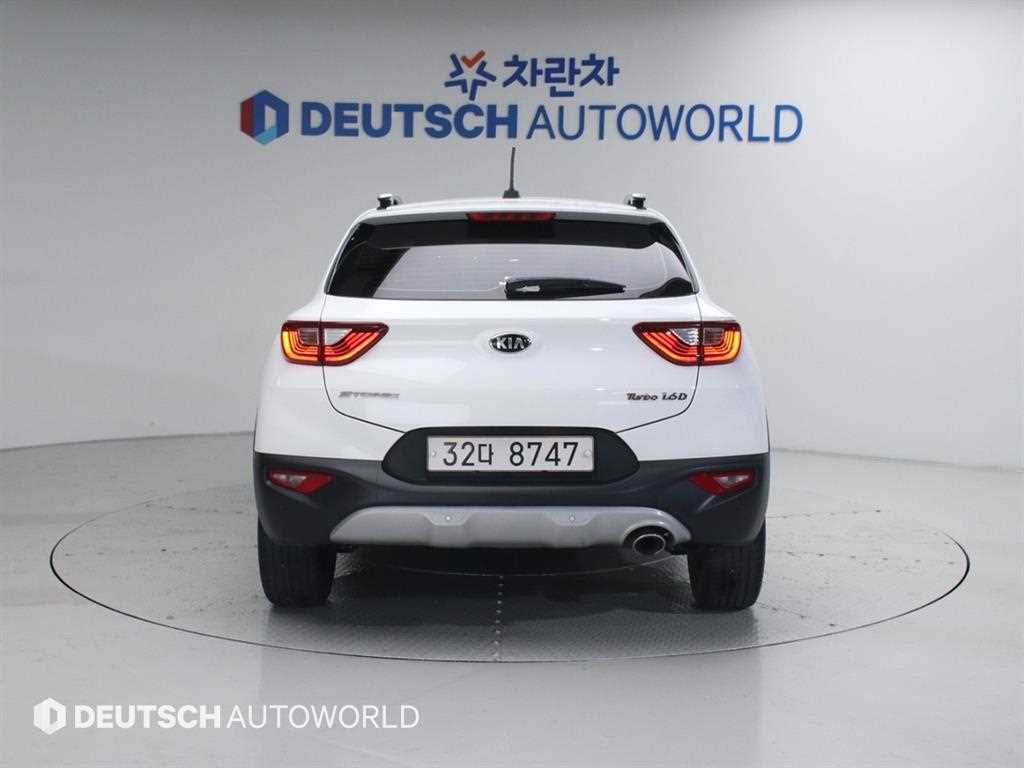 KIA Stonic - Vista 4
