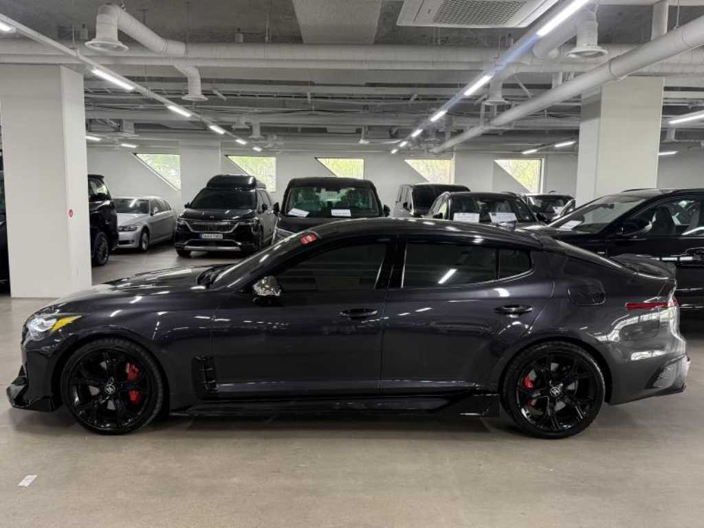 KIA Stinger - Vista 7