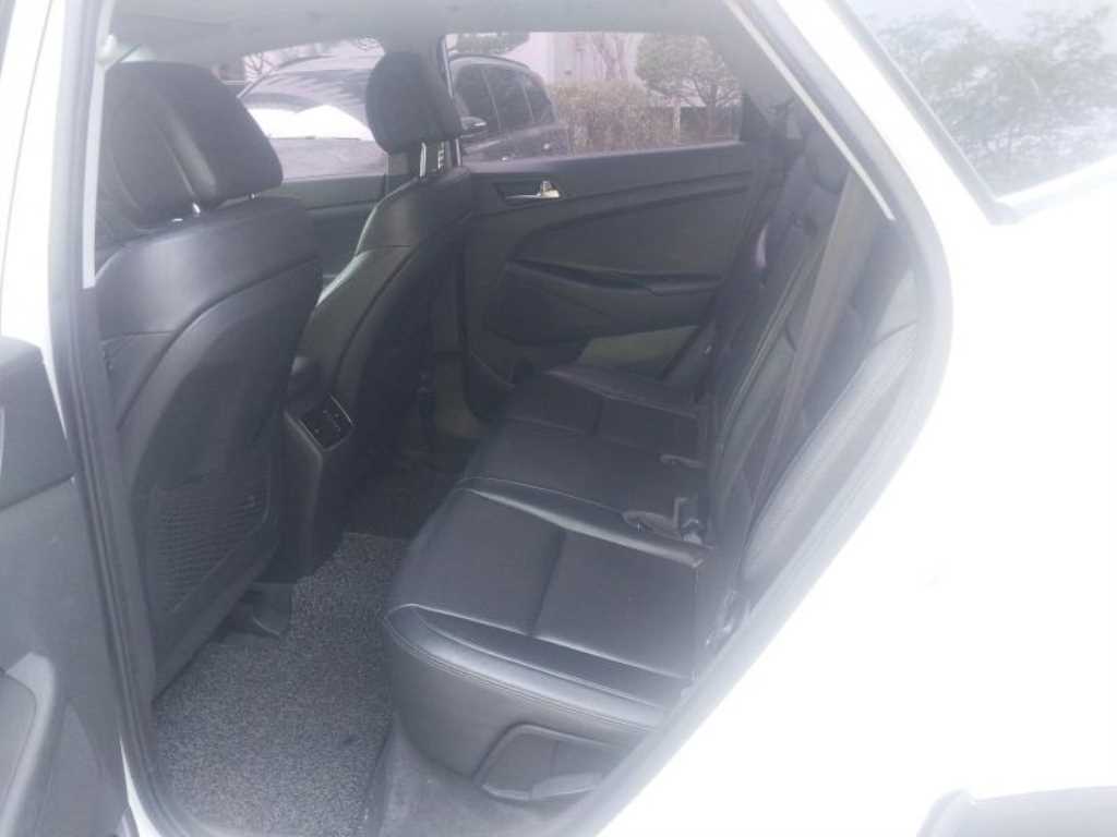 HYUNDAI Tucson - Vista 7