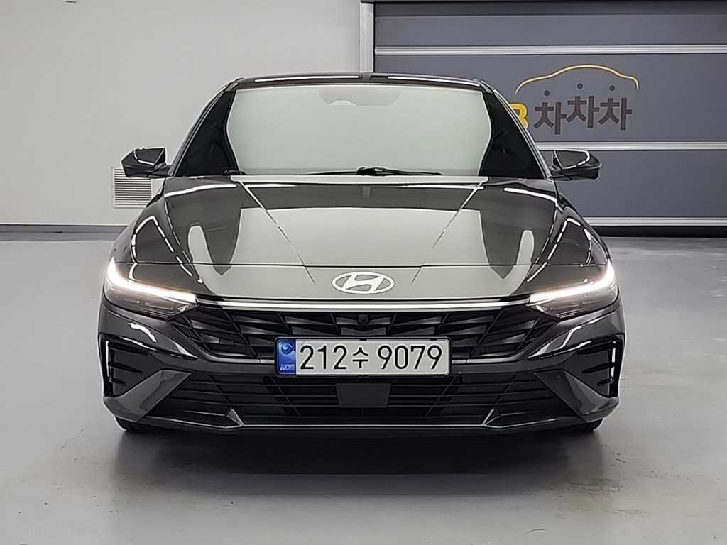 HYUNDAI Avante - Vista 2