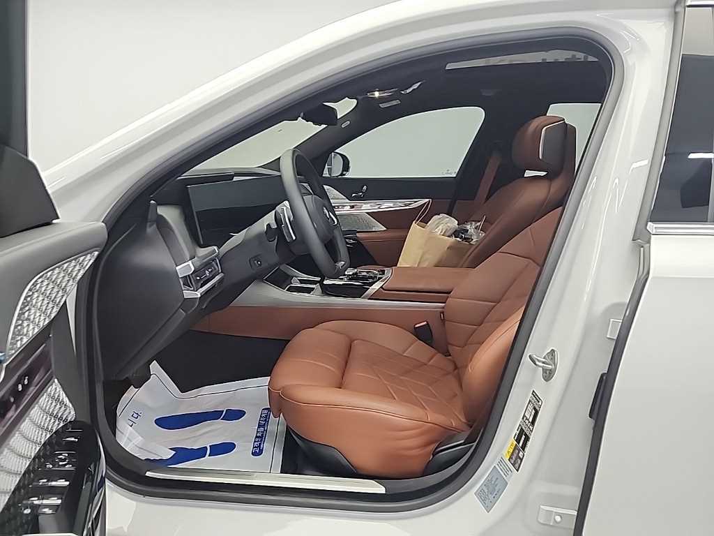 BMW 7 Series - Vista 11