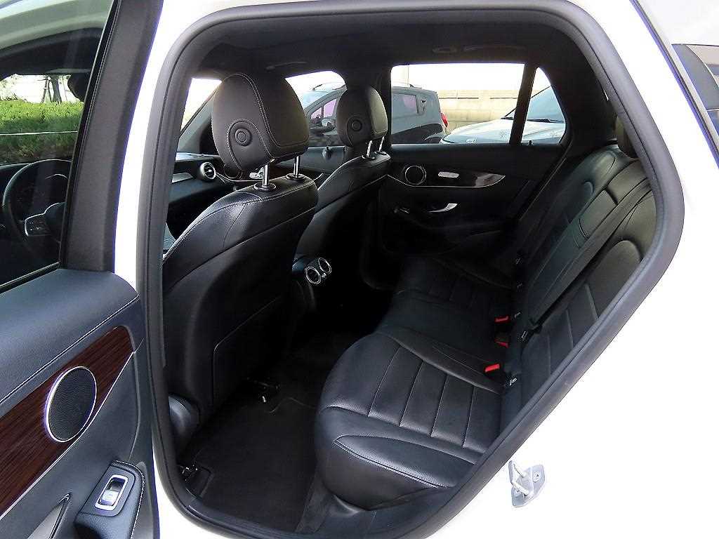 Mercedes Benz GLC Class - Vista 6