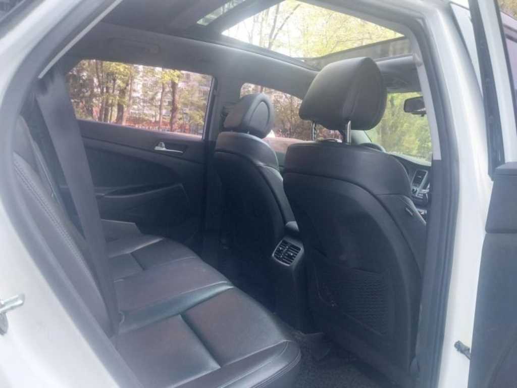 HYUNDAI Tucson - Vista 10